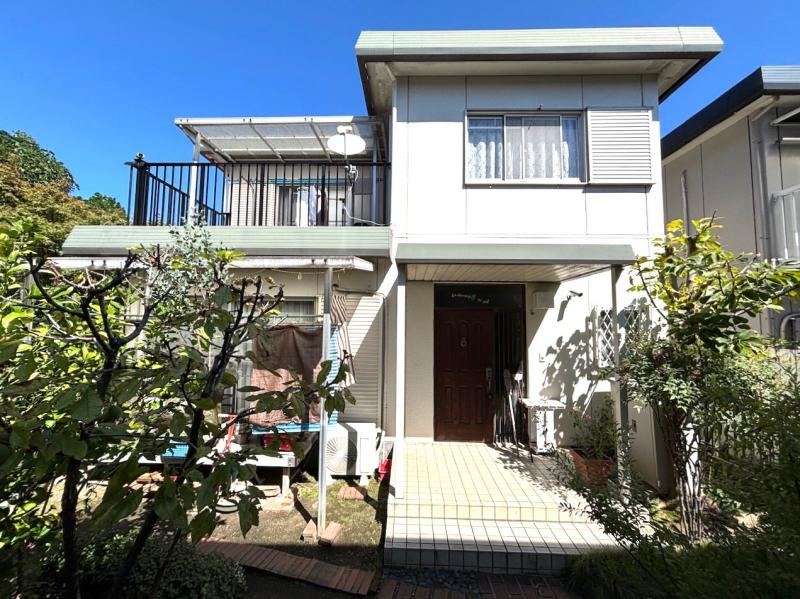 5DK house in Hirakata, Osaka - Photo 1