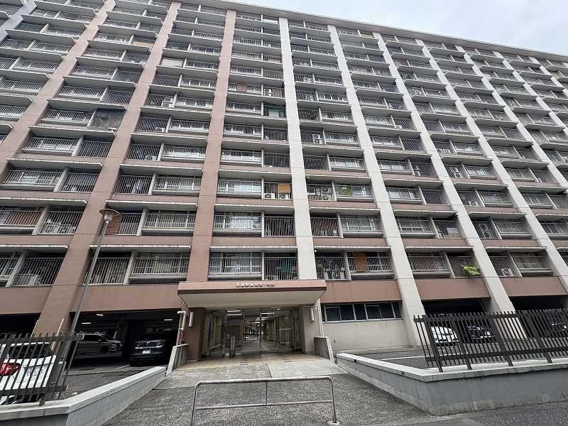 2LDK apartment in Shinagawa Ward, Tokyo - Photo 1