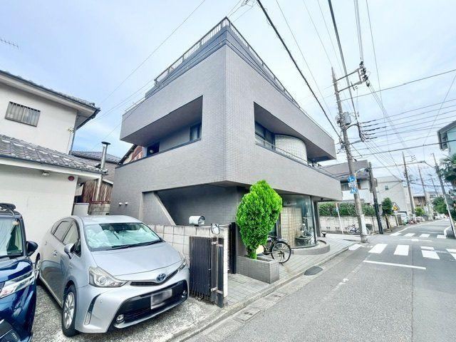 3LDK house in Ota Ward, Tokyo - Photo 1