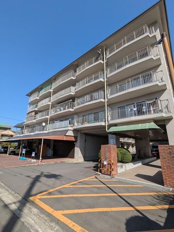 5DK apartment in Takamatsu