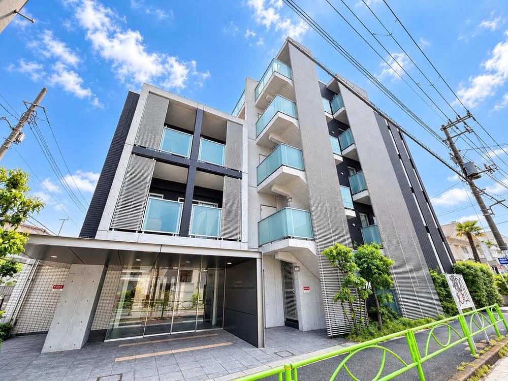 3LDK apartment in Meguro Ward, Tokyo - Photo 1