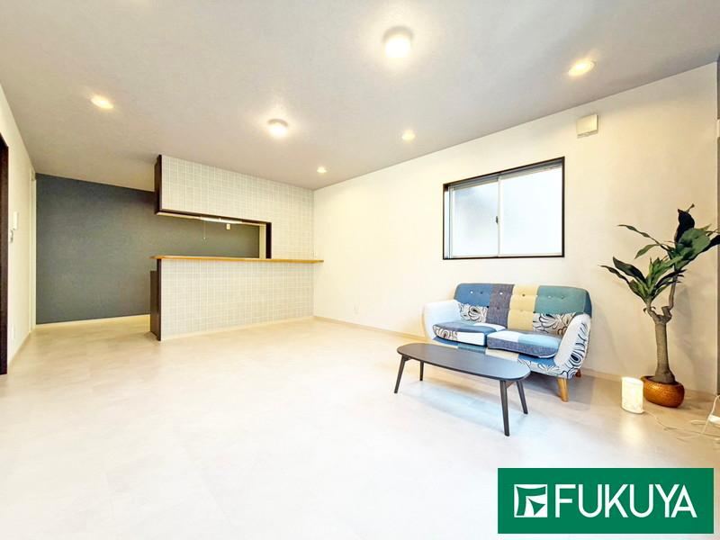 4LDK house in Suminoe Ward, Osaka - Photo 1