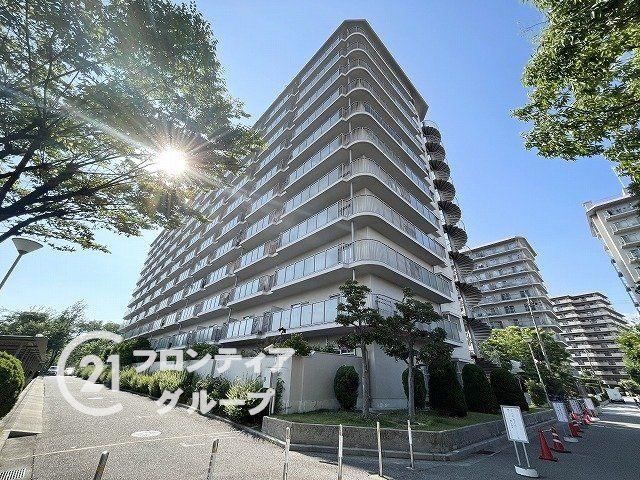 3LDK apartment in Amagasaki, Hyogo - Photo 1