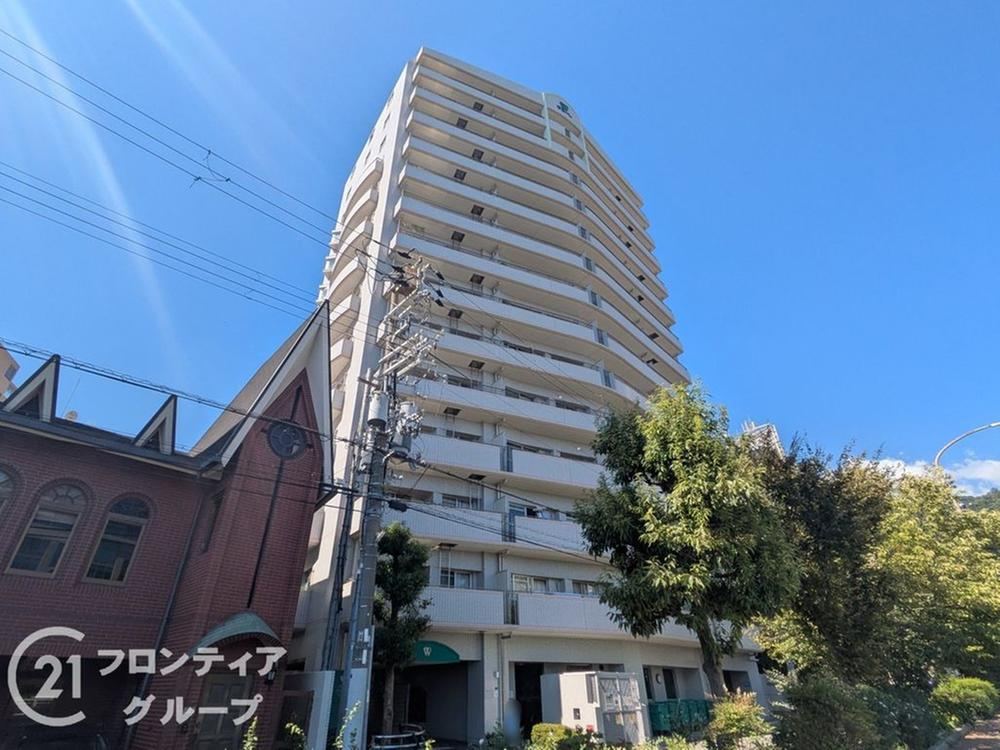 3LDK apartment in Chuo Ward, Kobe, Hyogo - Photo 1
