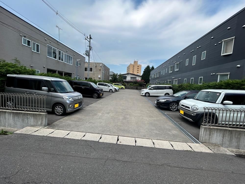 831 m² land in Hirosaki, Aomori - Photo 1
