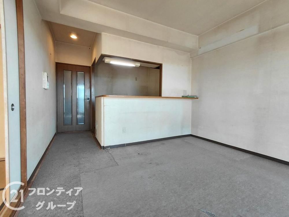 3LDK apartment in Neyagawa, Osaka - Photo 1