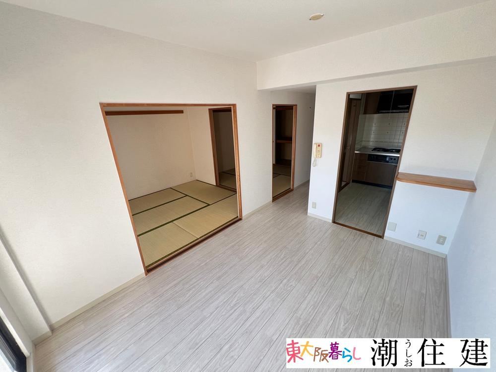 2LDK+S apartment in Higashiosaka, Osaka - Photo 1