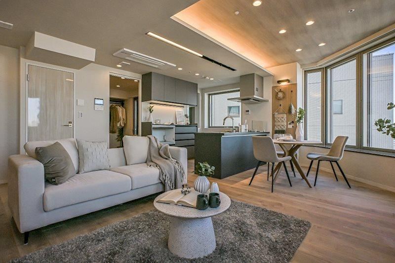 2LDK apartment in Minato Ward, Tokyo - Photo 1