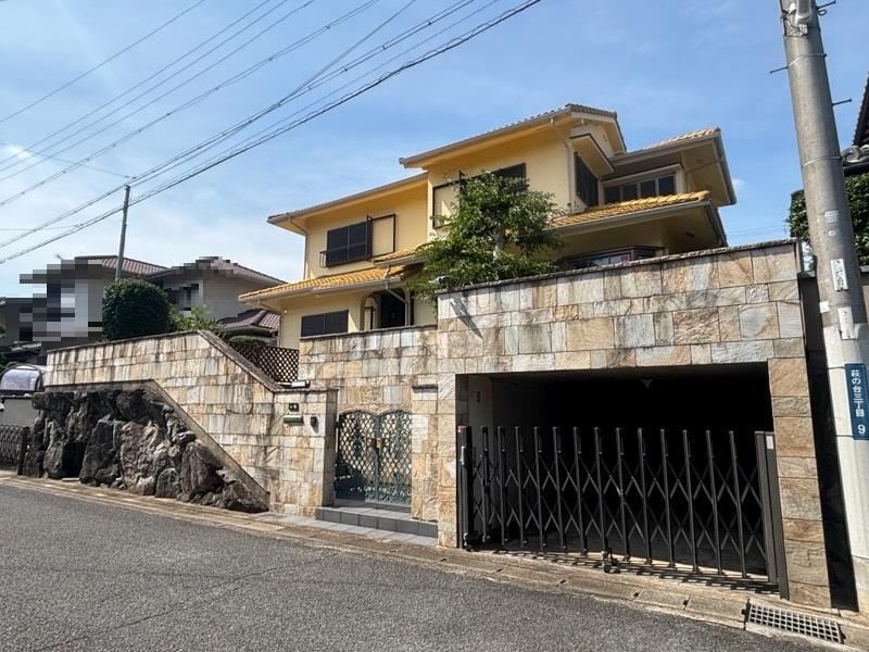 5DK house in Ikoma, Nara - Photo 1
