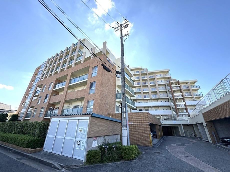 3LDK apartment in Amagasaki, Hyogo - Photo 1
