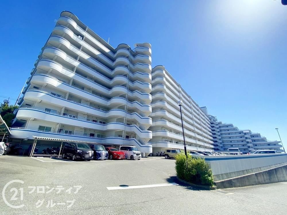4LDK+S apartment in Tarumi Ward, Kobe, Hyogo - Photo 1