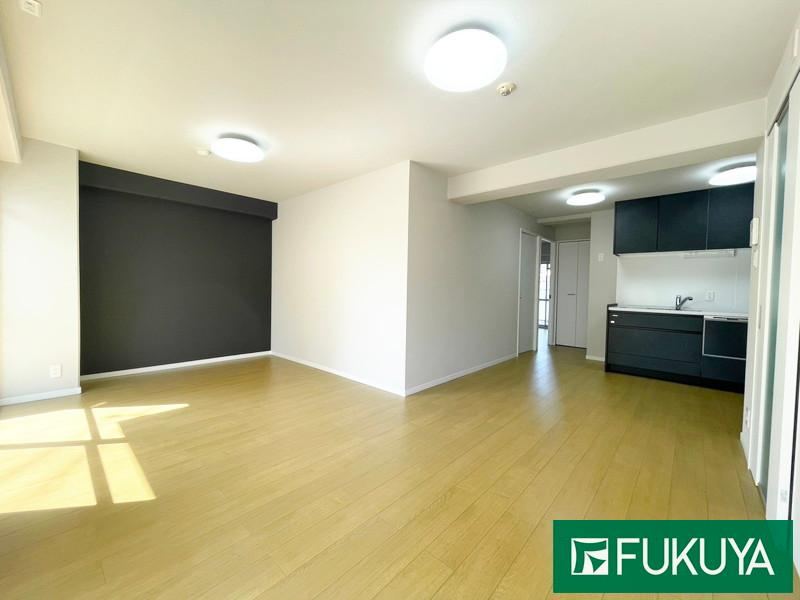 2LDK apartment in Higashiyodogawa Ward, Osaka - Photo 1