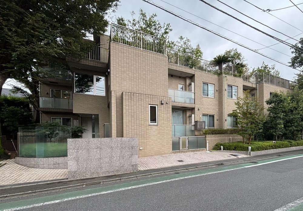 3LDK apartment in Setagaya Ward, Tokyo - Photo 1