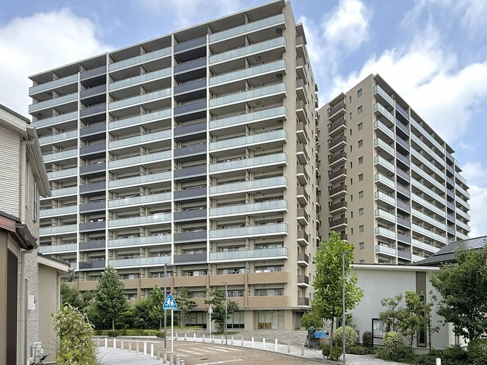 3LDK apartment in Nagareyama, Chiba - Photo 1