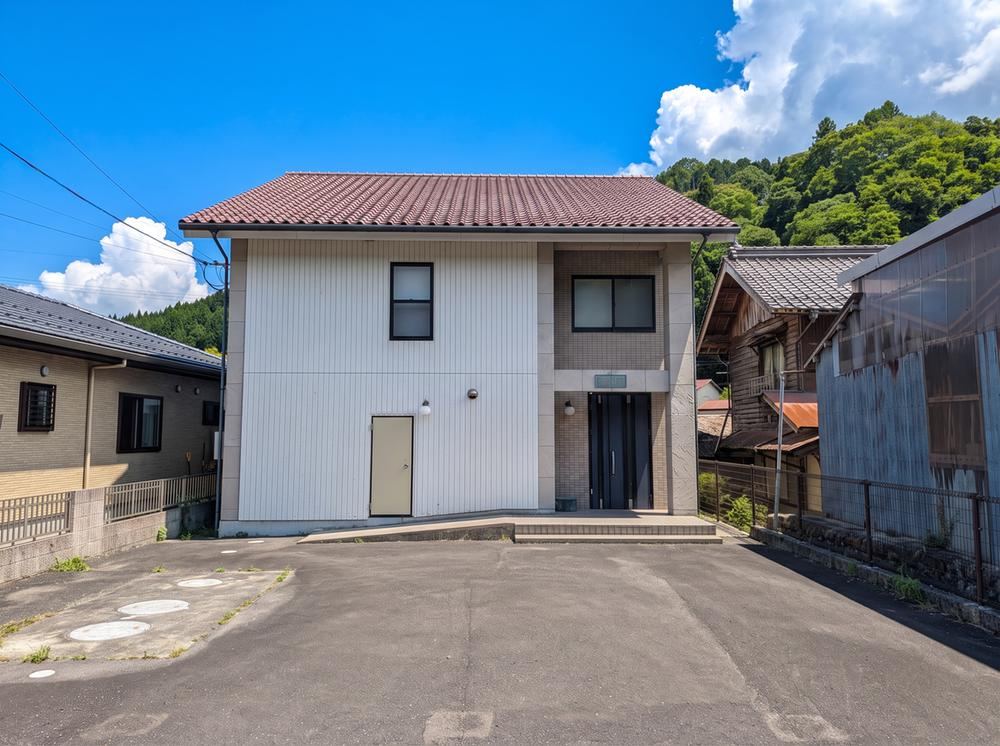 2LDK+3S house in Maniwa, Okayama - Photo 1