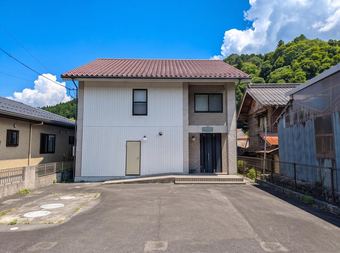 2LDK+3S house in Maniwa