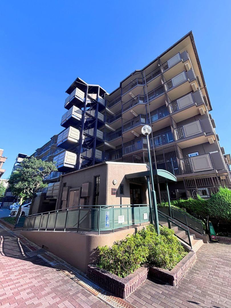 3LDK apartment in Takarazuka, Hyogo - Photo 1