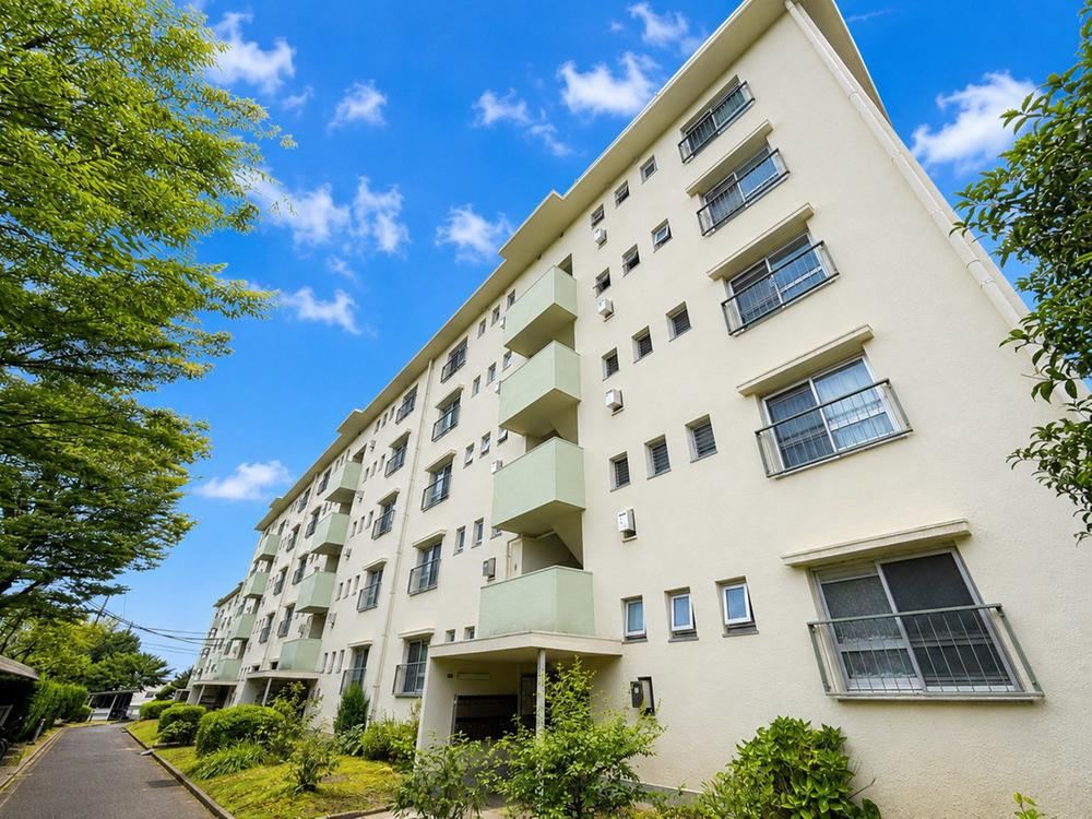 2LDK apartment in Konan Ward, Yokohama, Kanagawa - Photo 1