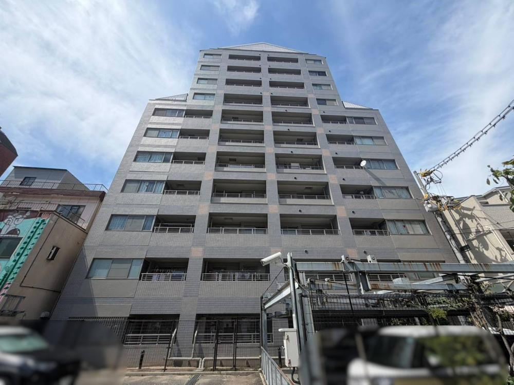 3LDK apartment in Yodogawa Ward, Osaka - Photo 1