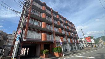 3LDK apartment in Nishi Ward