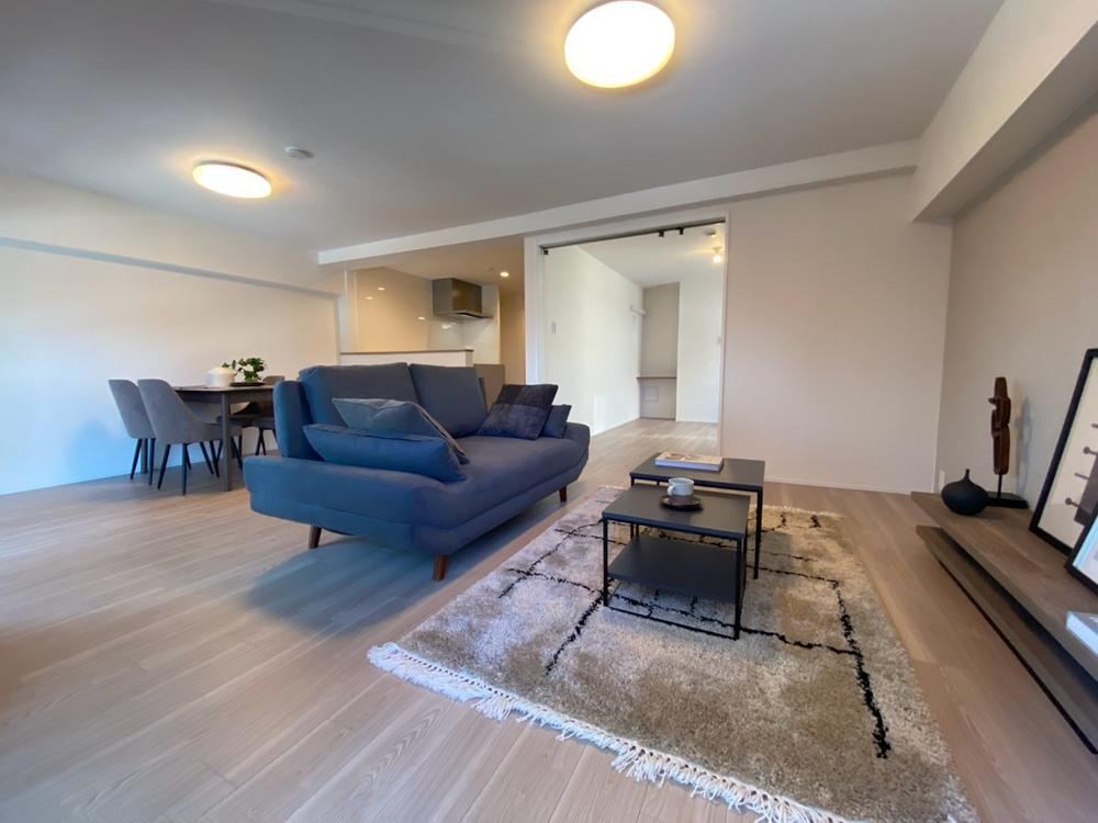 2LDK apartment in Suita, Osaka - Photo 1