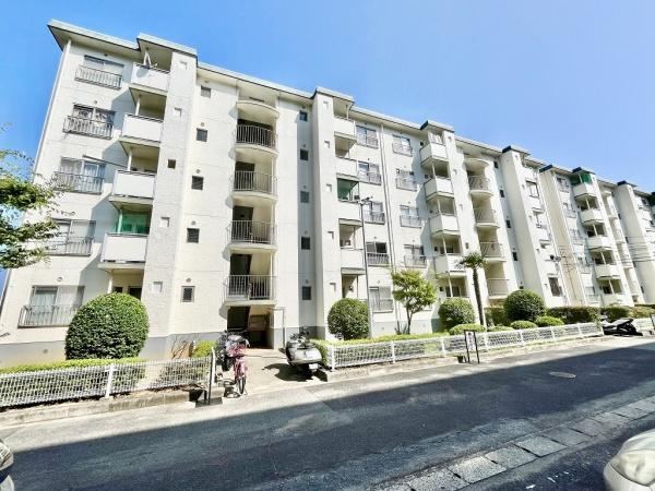 4DK apartment in Suma Ward, Kobe, Hyogo - Photo 1
