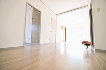 2LDK apartment in Zama