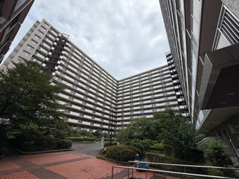 3LDK apartment in Yodogawa Ward
