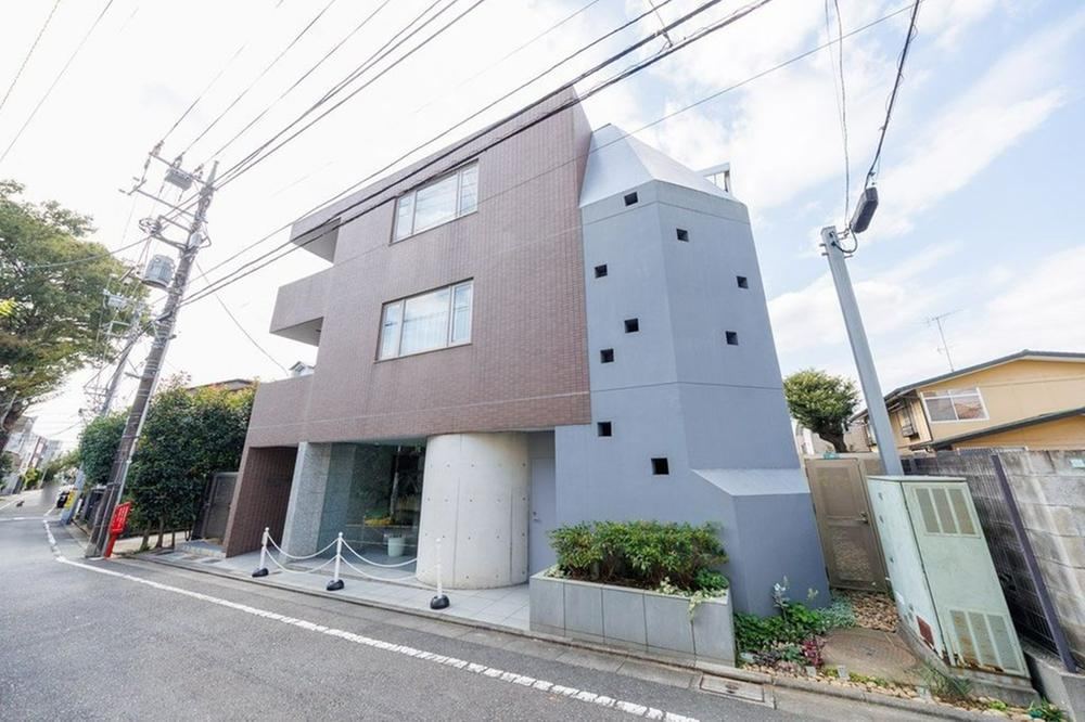 2LDK apartment in Meguro Ward, Tokyo - Photo 1
