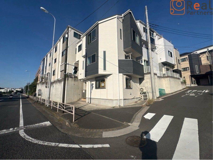 4LDK house in Tsurumi Ward, Yokohama, Kanagawa - Photo 1