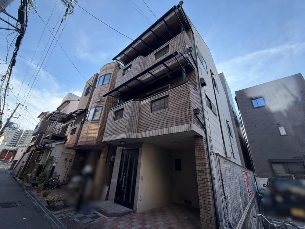 4LDK house in Joto Ward, Osaka - Photo 1