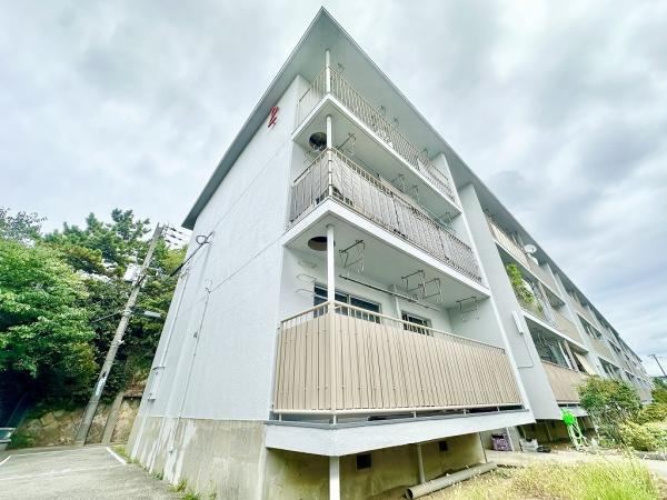 3DK apartment in Tarumi Ward, Kobe, Hyogo - Photo 1