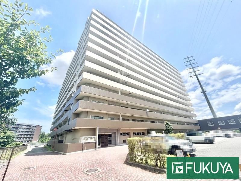 4LDK apartment in Kusatsu, Shiga - Photo 1