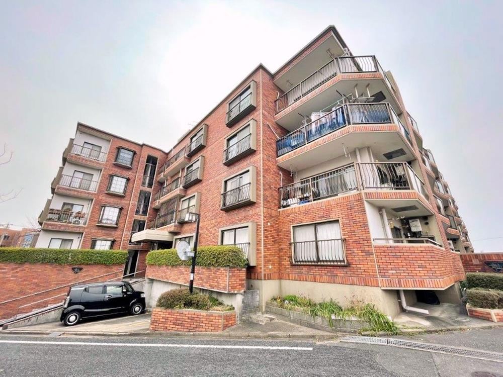 3LDK apartment in Yahatanishi Ward, Kitakyushu, Fukuoka - Photo 1