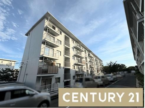 3DK apartment in Tarumi Ward, Kobe, Hyogo - Photo 1