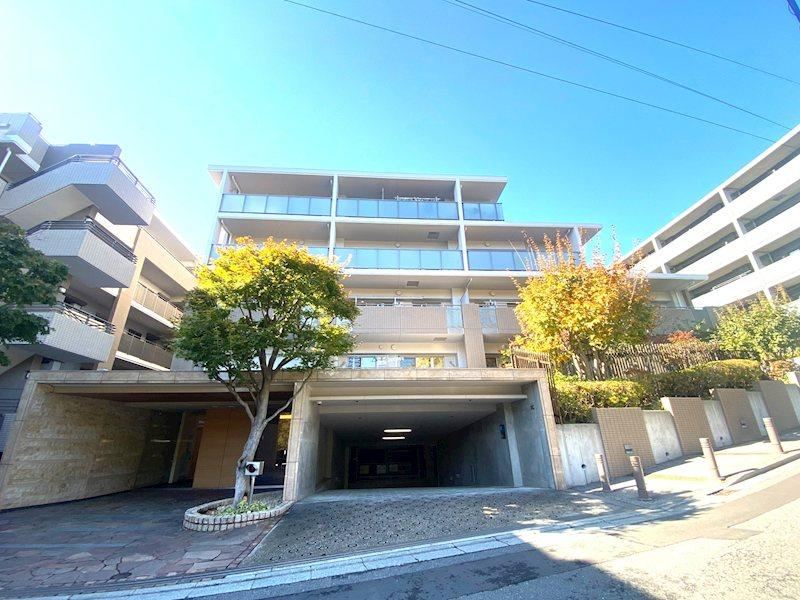 3LDK+S apartment in Takatsu Ward, Kawasaki, Kanagawa - Photo 1