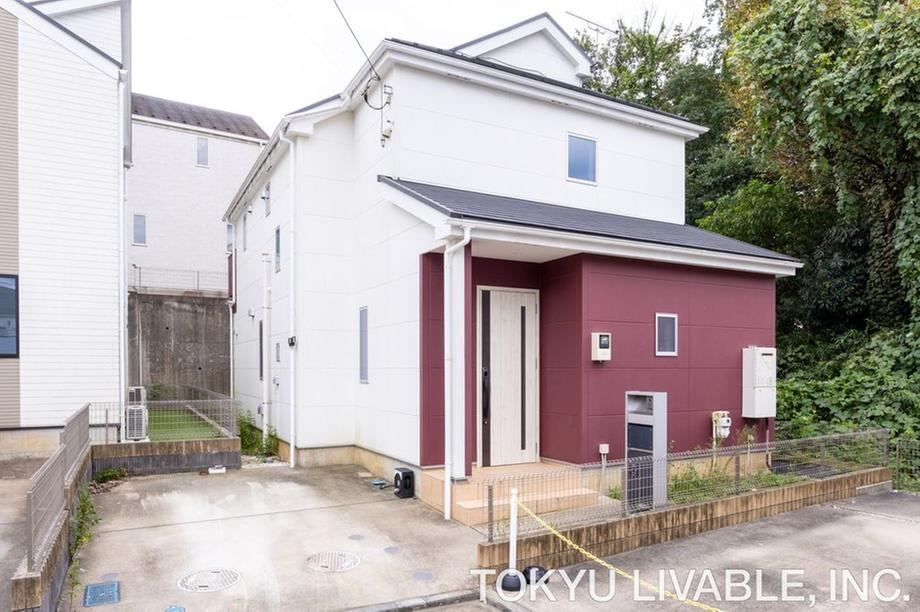4LDK house in Asahi Ward, Yokohama, Kanagawa - Photo 1