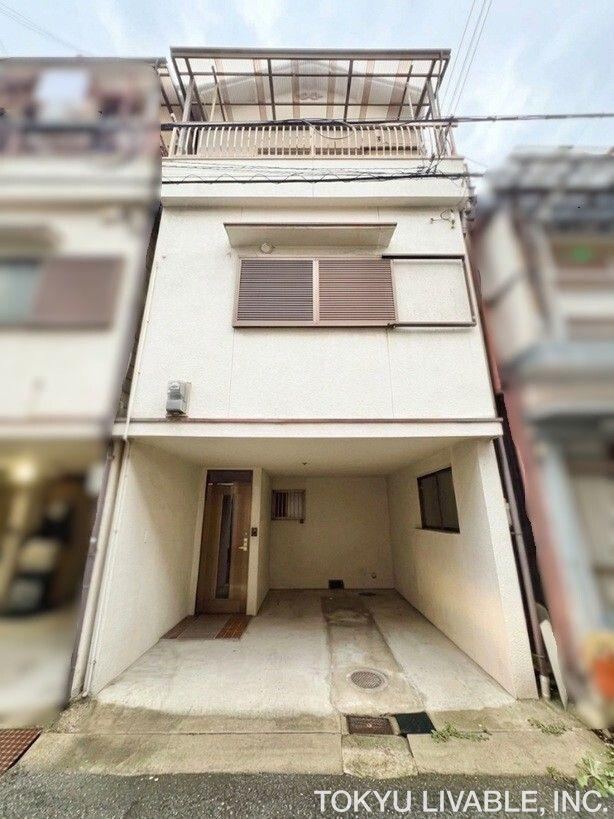 3DK house in Higashiosaka, Osaka - Photo 1