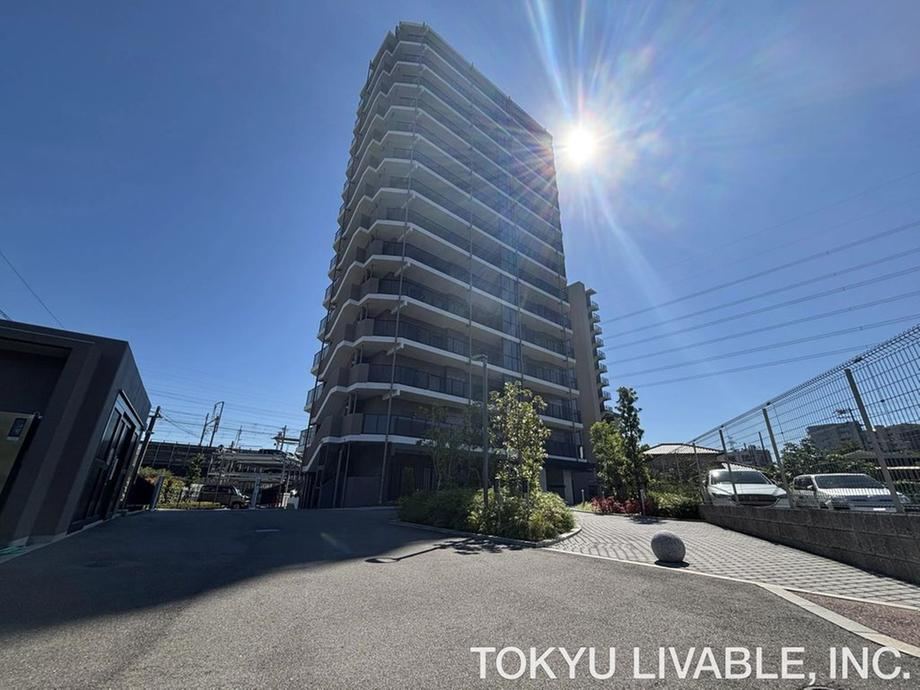 2LDK apartment in Takatsuki, Osaka - Photo 1