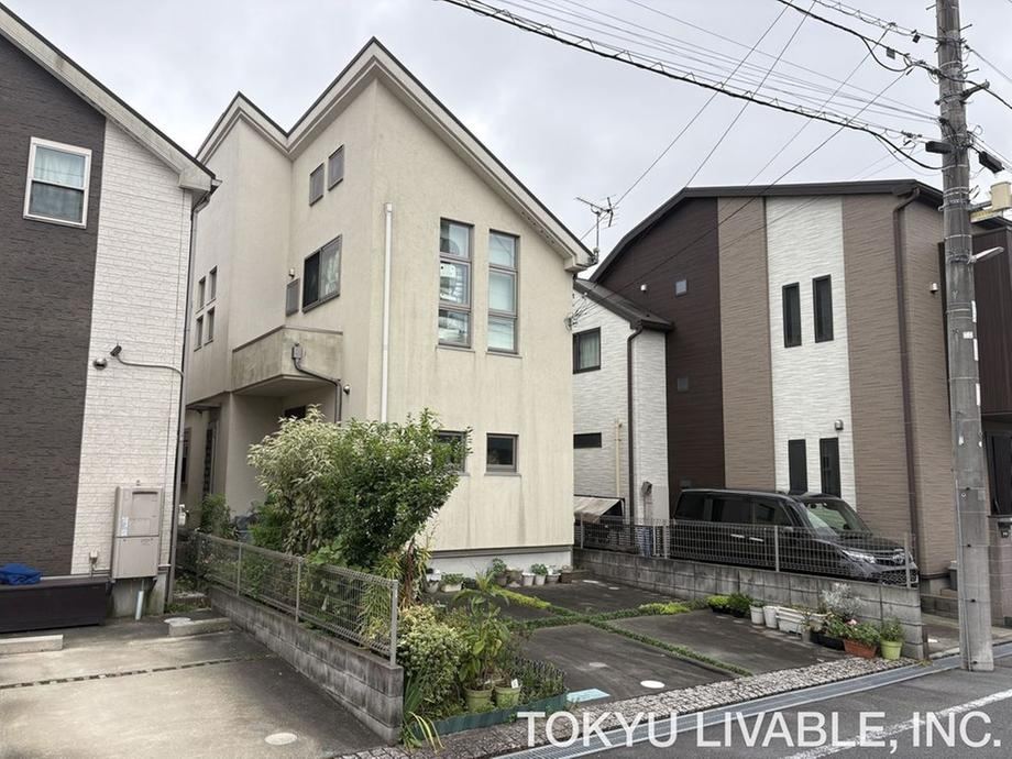 4LDK house in Hino, Tokyo - Photo 1