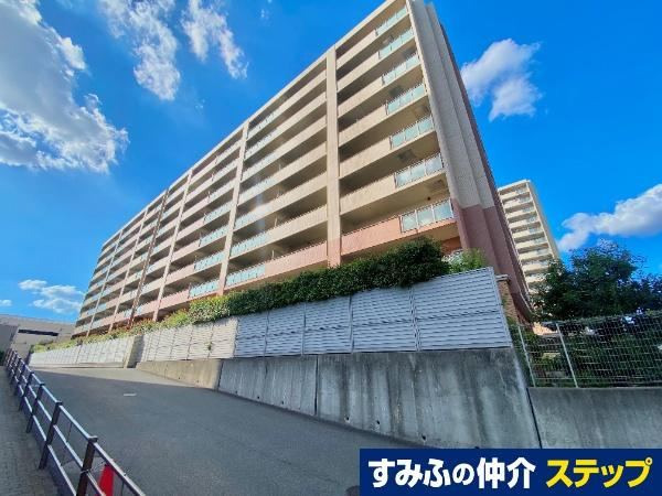 3LDK apartment in Takatsuki, Osaka - Photo 1