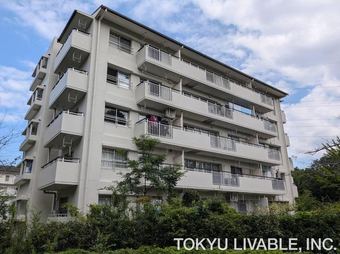 4LDK apartment in Tama