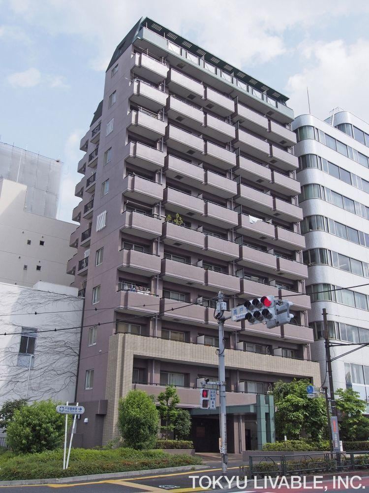 2LDK apartment in Shinjuku Ward, Tokyo - Photo 1