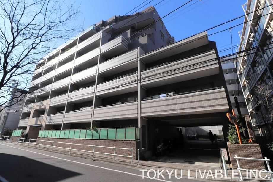 2LDK apartment in Itabashi Ward, Tokyo - Photo 1