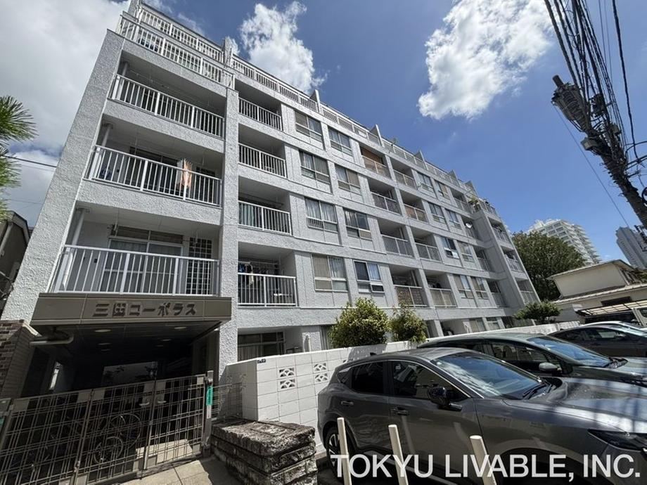 2DK apartment in Minato Ward, Tokyo - Photo 1