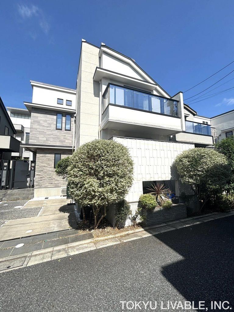 4LDK house in Setagaya Ward, Tokyo - Photo 1