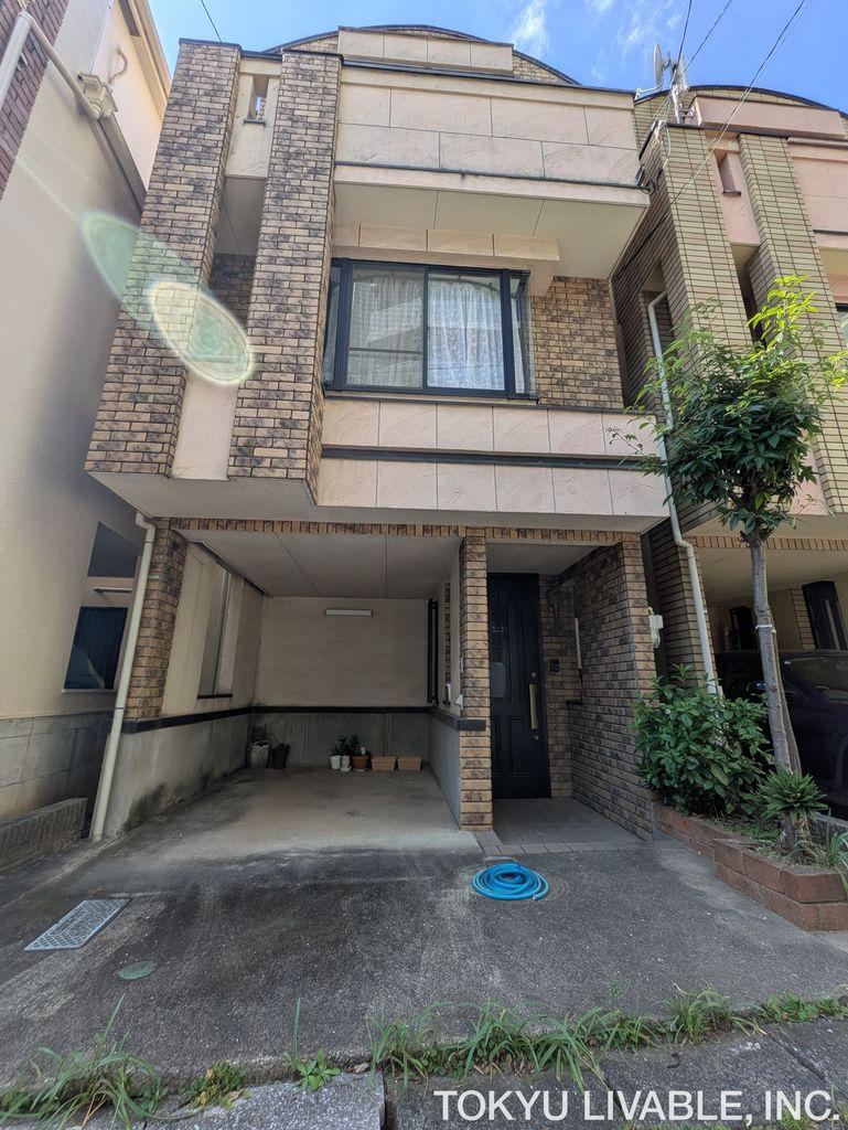 3LDK house in Ota Ward, Tokyo - Photo 1