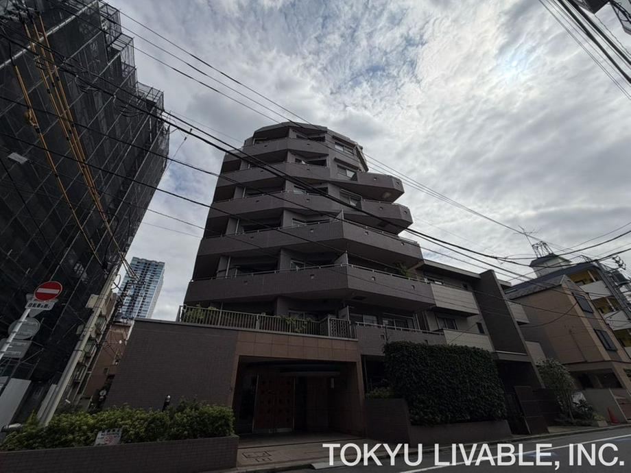 1LDK+S apartment in Minato Ward, Tokyo - Photo 1