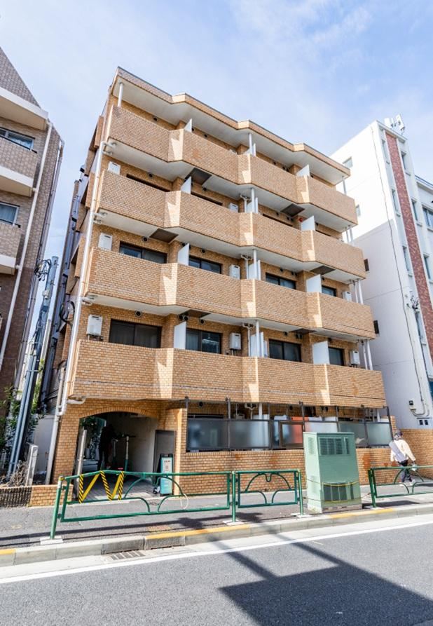 studio apartment in Meguro Ward, Tokyo - Photo 1