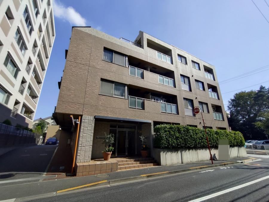3LDK apartment in Nakano Ward, Tokyo - Photo 1